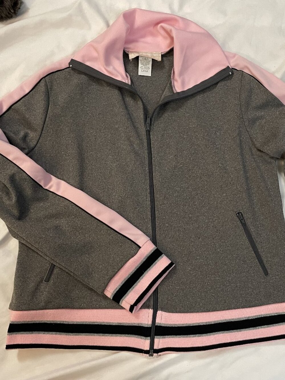 Monroe & Main ladies sweatshirt